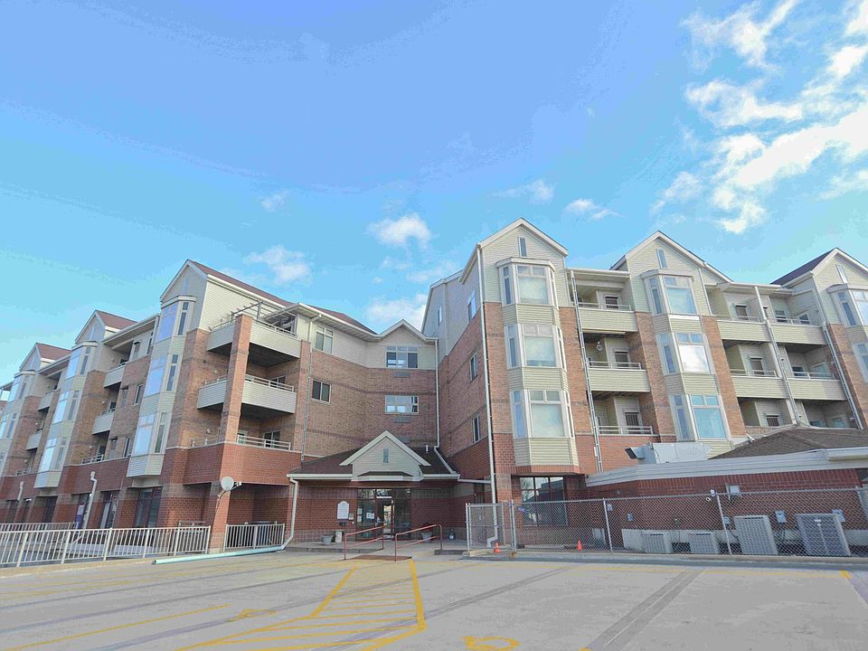 1st image of 301 Harbour Town Dr APT 416
