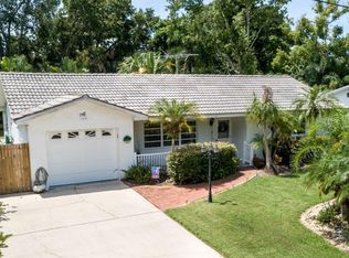 11210 Cherokee Dr, Saint Petersburg, FL 33708