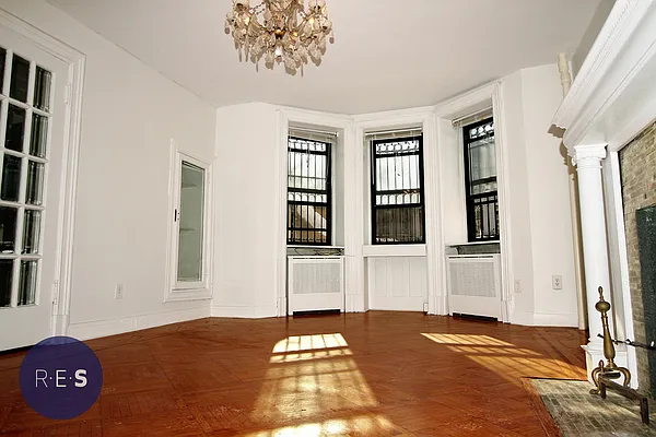Rented by RES New York | media 16