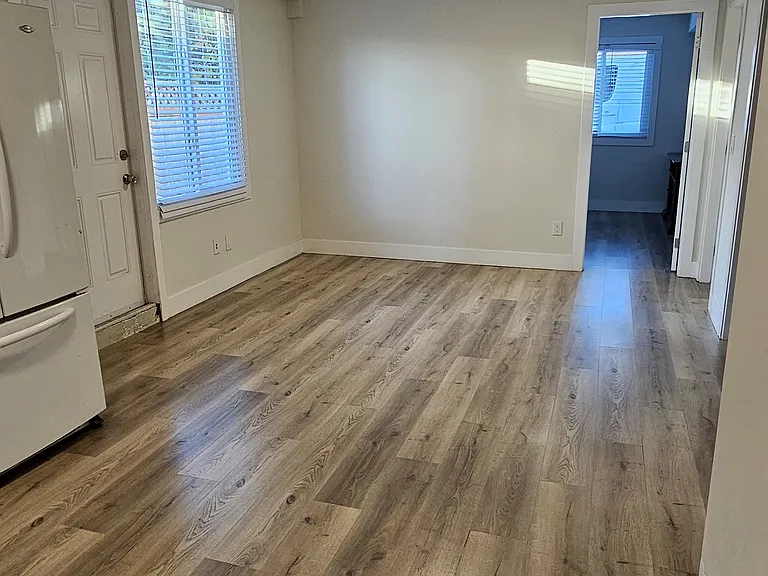 12750 115a Ave — Photo 2