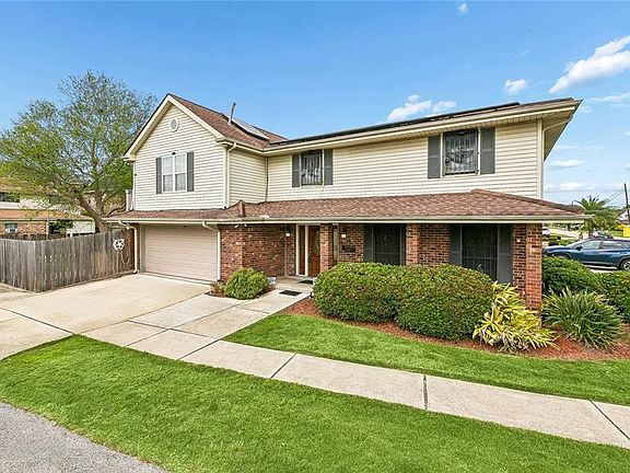 2nd image of 1400 Wisteria Dr