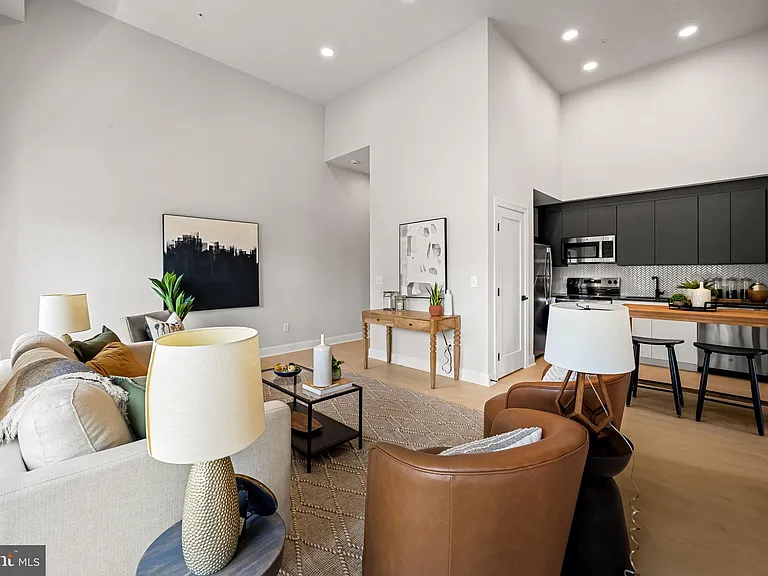600 N Howard St #202 — Photo 4