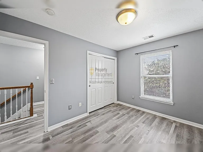 8938 Boehm Dr — Photo 16