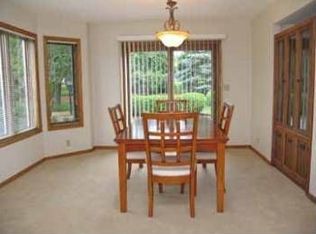 13535 W Wembly Ct, New Berlin, WI 53151