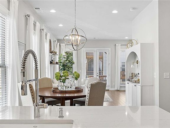3rd image of 4302 Parkside Pl