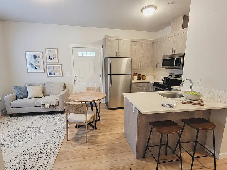 J0459 - Stafford St. Apartments — Photo 3