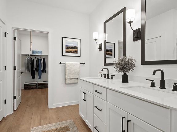 Primary bath with freestanding vanity