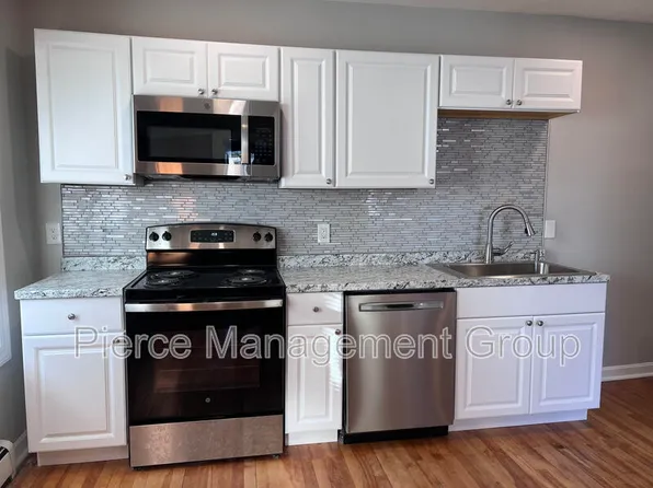 185 Calef Rd #4, Manchester, NH 03103