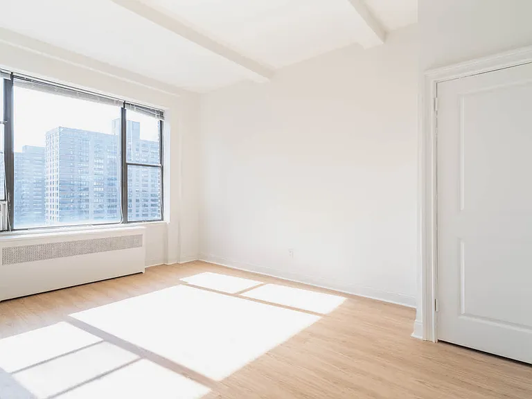 228 W 71st St #5B — Photo 19