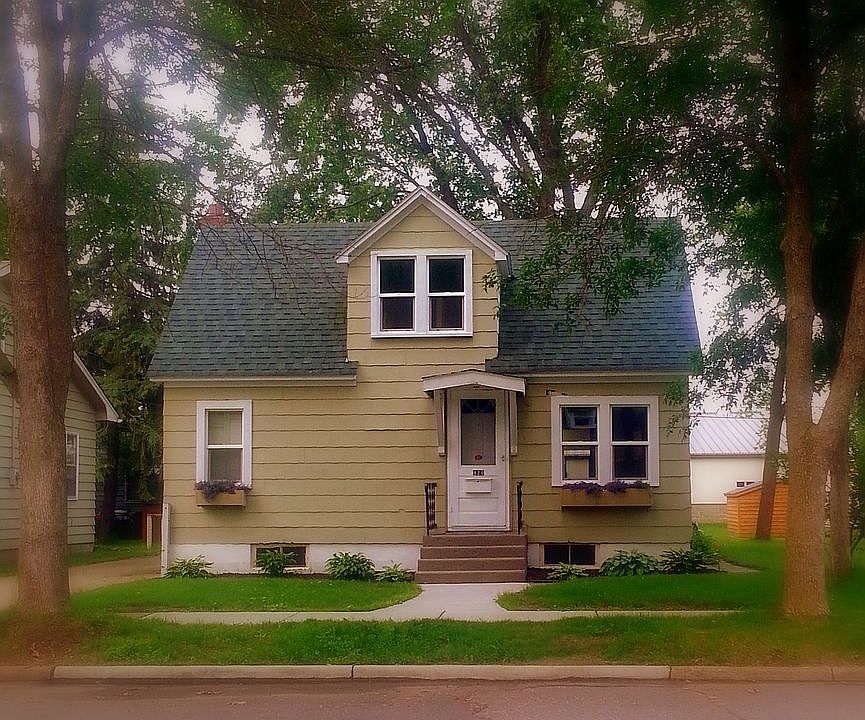 1st image of 420 7th St SW