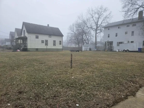 6404 11TH AVENUE, Kenosha, WI 53143