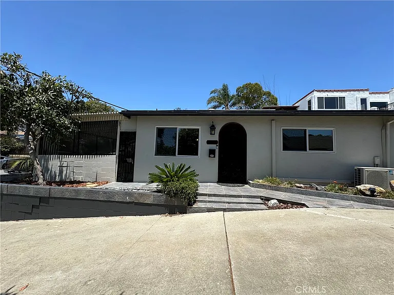 2022 Dawson Ave — Photo 2