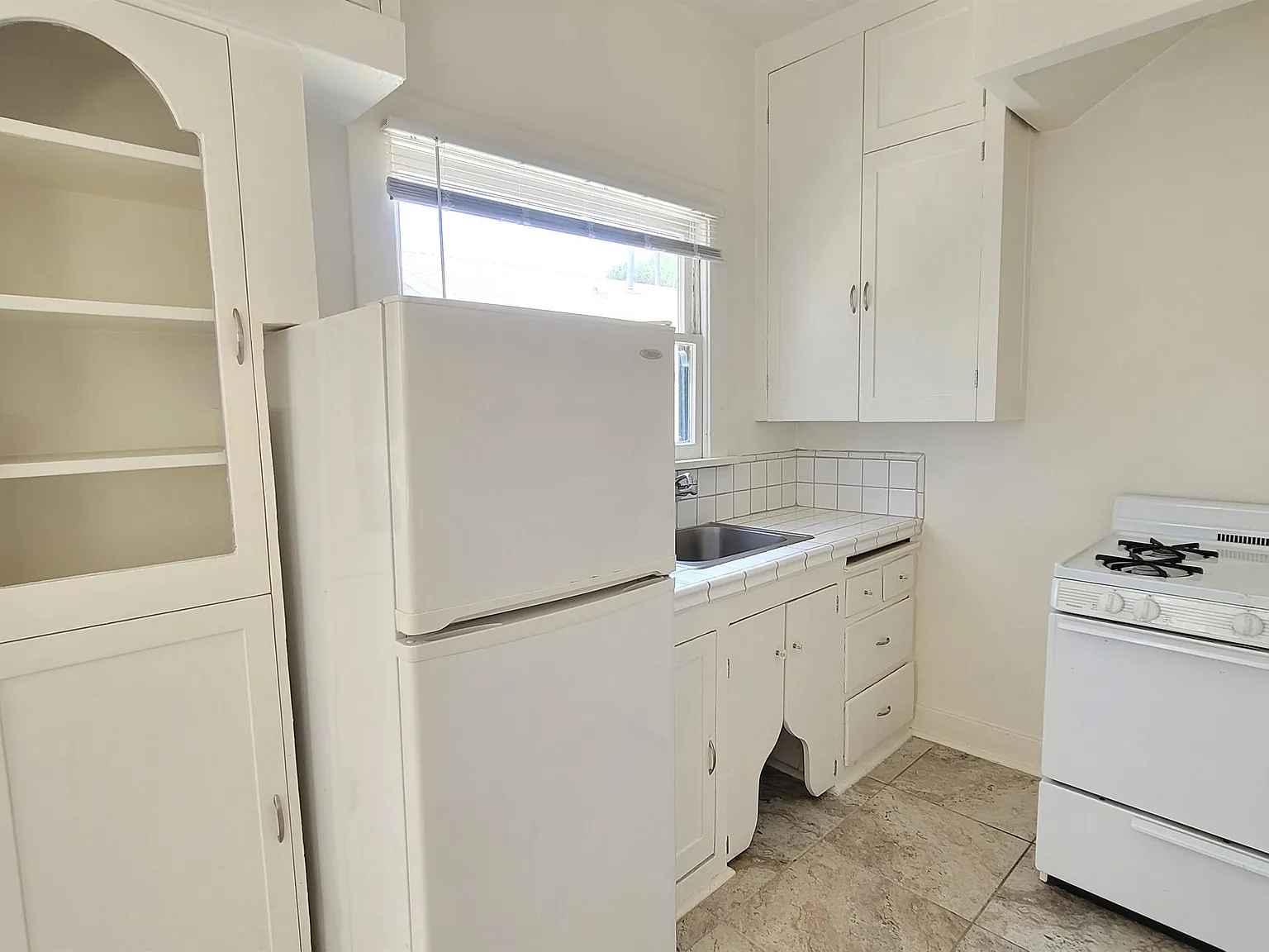 1040 E. Appleton St. — Photo 4