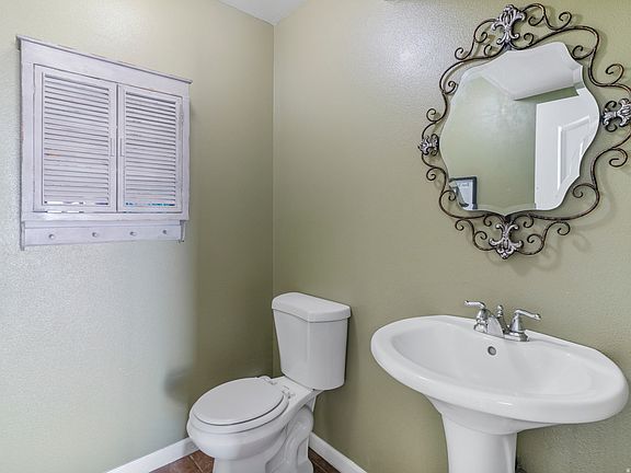 5th image of 443 Wheatridge Rd