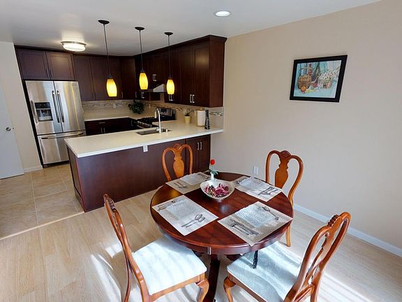 3rd image of 182 Berk Pl