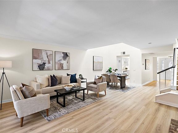 3rd image of 18692 Maplewood Cir