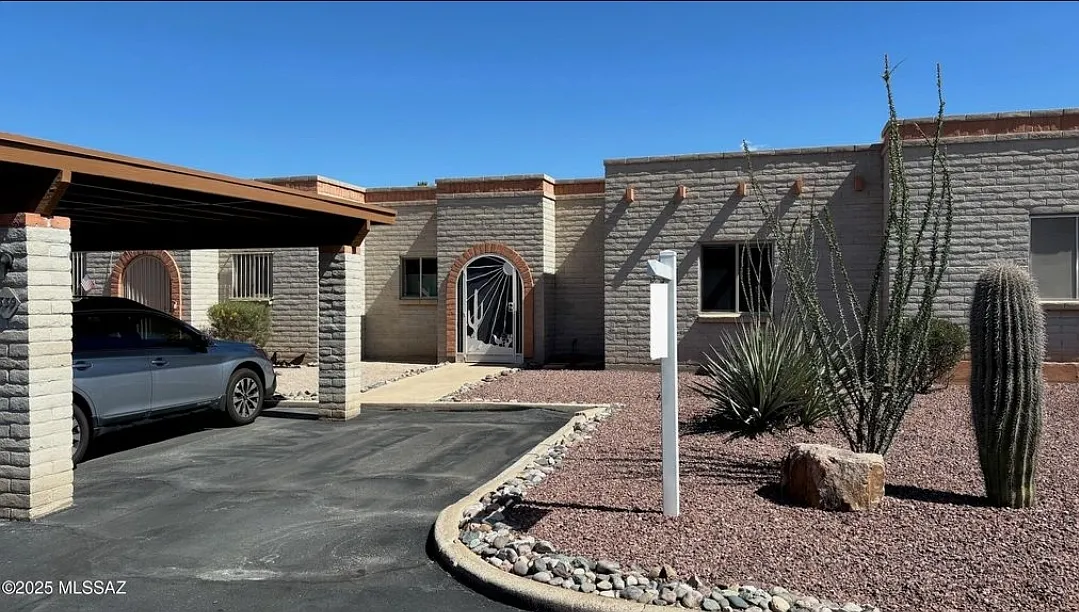 2 bed, 1021 sqft, $2,000 — Photo 1