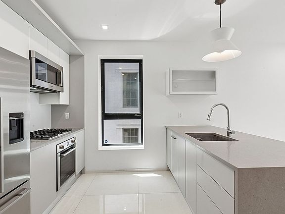 2nd image of 29 Lexington Ave #3B