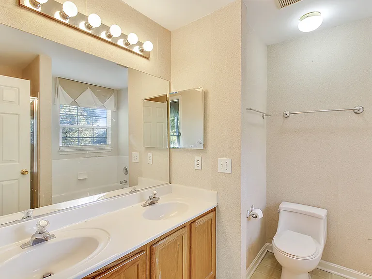 102 W Deer Park Rd — Photo 32
