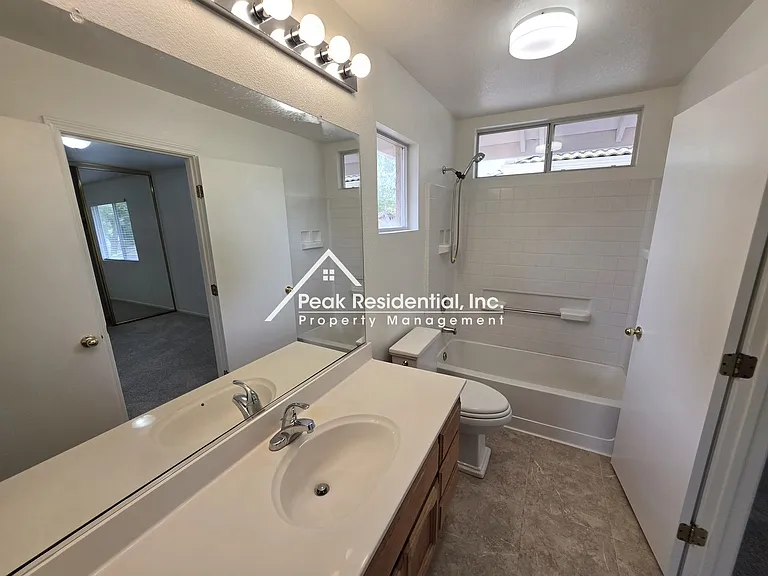 3333 E Island Ct — Photo 19