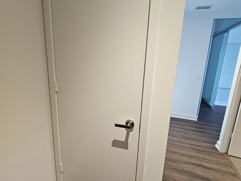 448 Burnhamthorpe Rd W #4201 — Photo 4