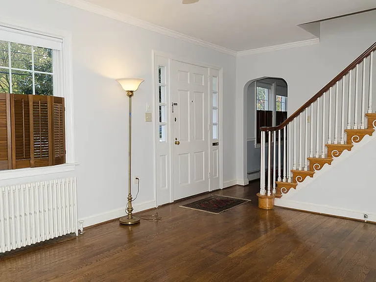 810 Jackson Ave #A — Photo 3