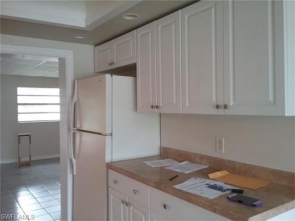 4th image of 1526 Gardenia Ave