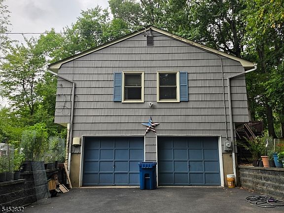 3rd image of 154 Hillside Ave
