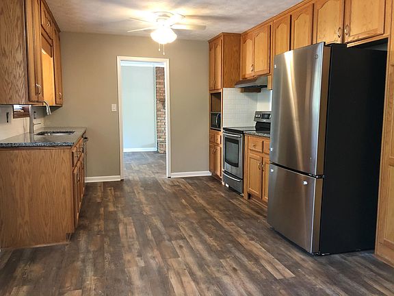 3rd image of 519 Hemlock Dr