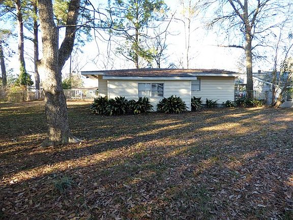2nd image of 225 Shannon Dr