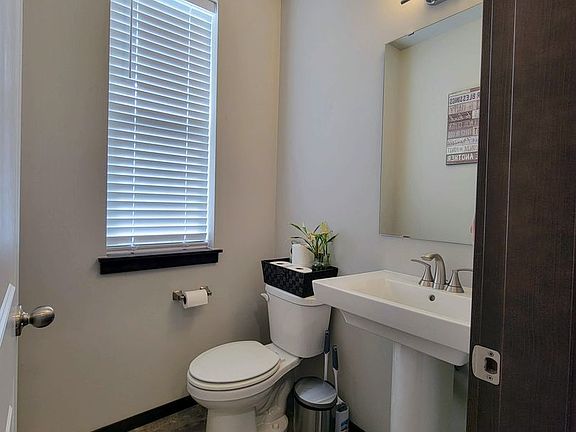 2nd image of 5050 Granger St