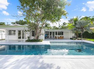 1895 Ixora Rd, North Miami, FL 33181