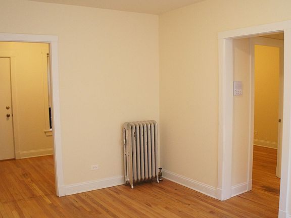 2nd image of 2615 N Spaulding Ave #2619-3W