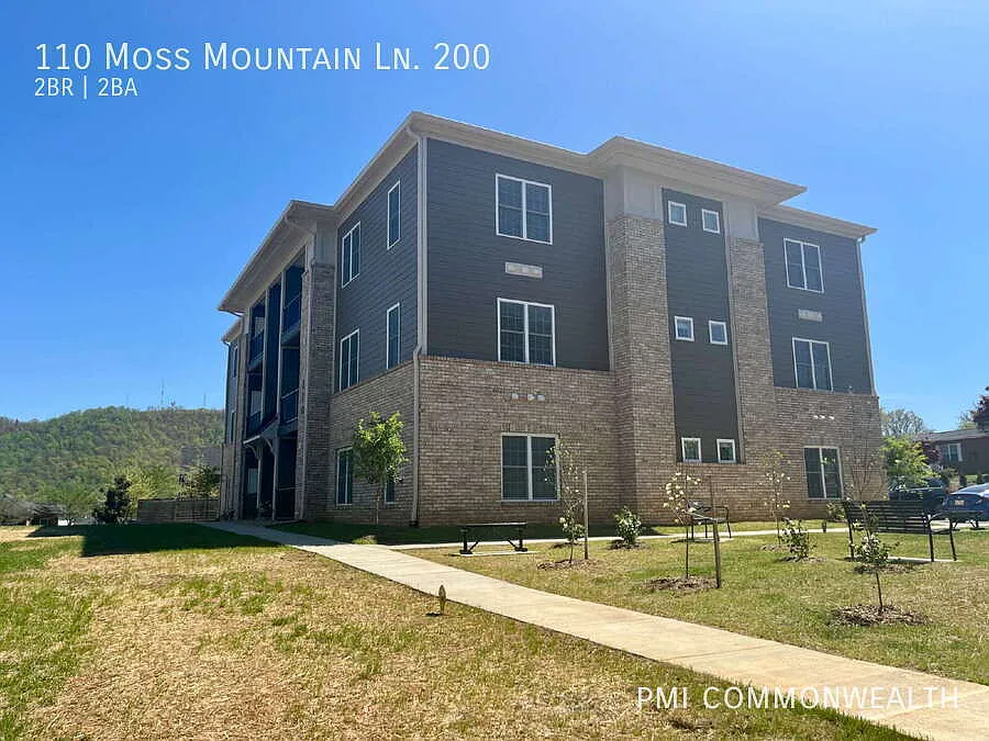 2 Bed / 2 Bath Apartment (Available 10/1/26) — Photo 3