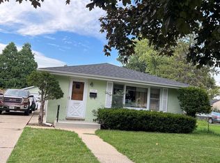 1716 Lloyd Ave, Waukegan, IL 60085