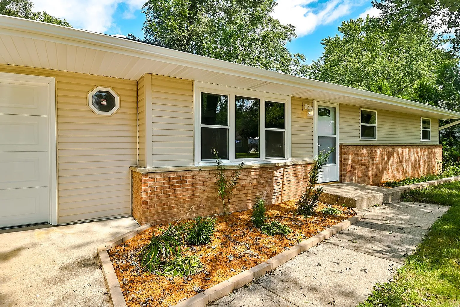 3010 Lotus Ln photo 1