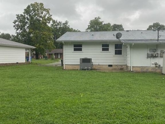 2nd image of 4710 Metro Park Ln #A