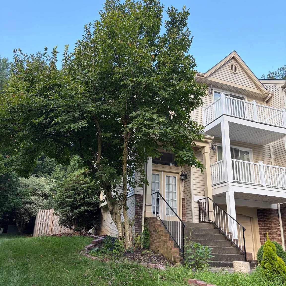 3 bed, 4.0 bath, 1828 sqft, $2,700 — Photo 4