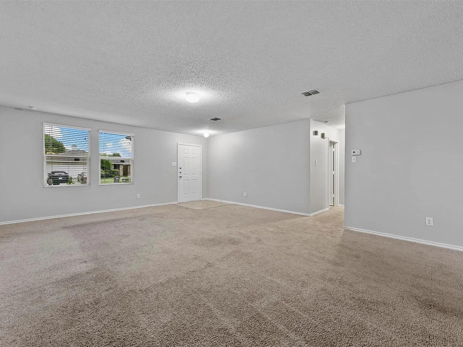 3 bed, 1860 sqft, $2,100 — Photo 1