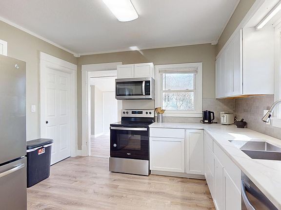 3rd image of 321 3rd St