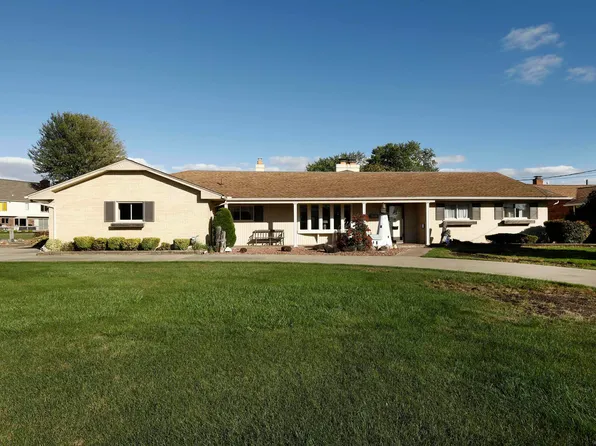 39460 W Archer Dr, Harrison Township, MI 48045