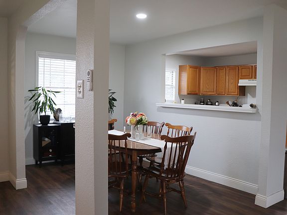 2nd picture of dining area