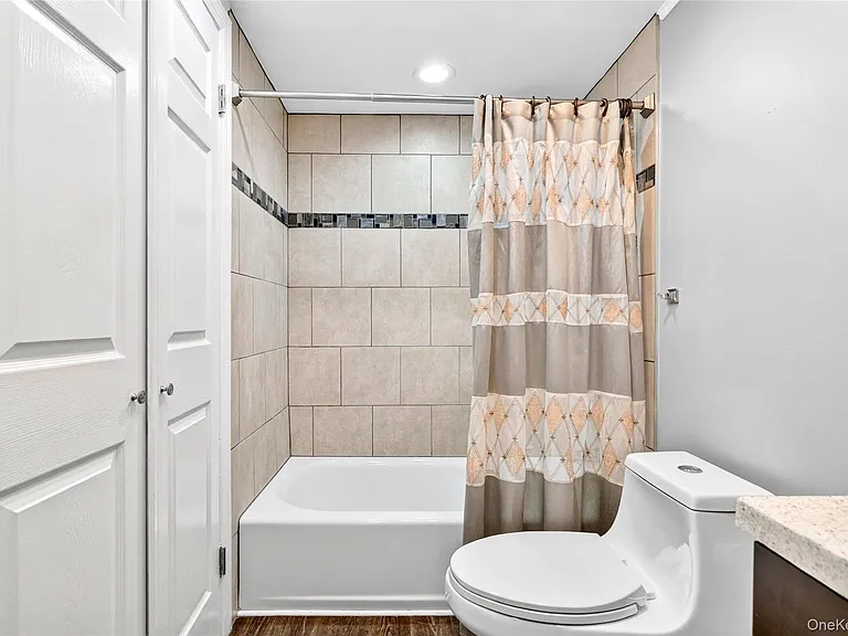 58 Samsondale Ave #A — Photo 20