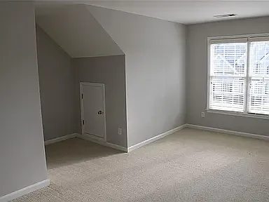2324 Huntcrest Way — Photo 6
