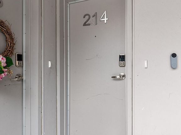 4th image of 1085 Danforth Rd #214