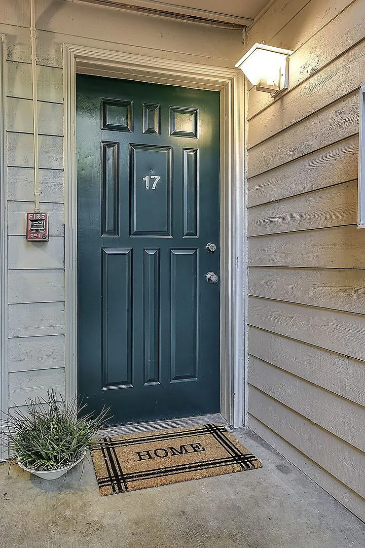 Bright & Cozy 1Bd/1Bth Home for Lease Near Village at Totem Lake! — Photo 4