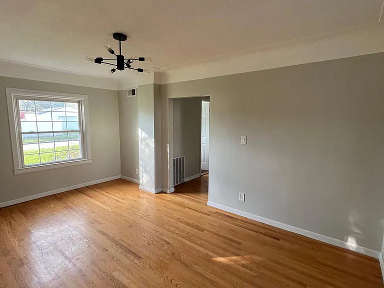 430 S Webik Ave — Photo 6