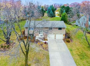 17915 24th Ave N, Plymouth, MN 55447