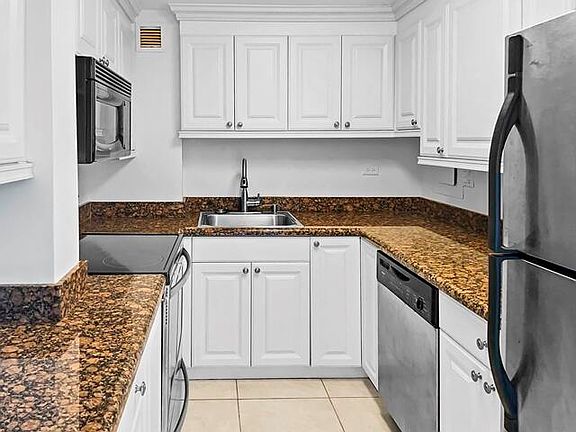 5th image of 2800 N Flagler Dr APT 307