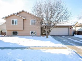 6515 W Bonnie Ct, Sioux Falls, SD 57106